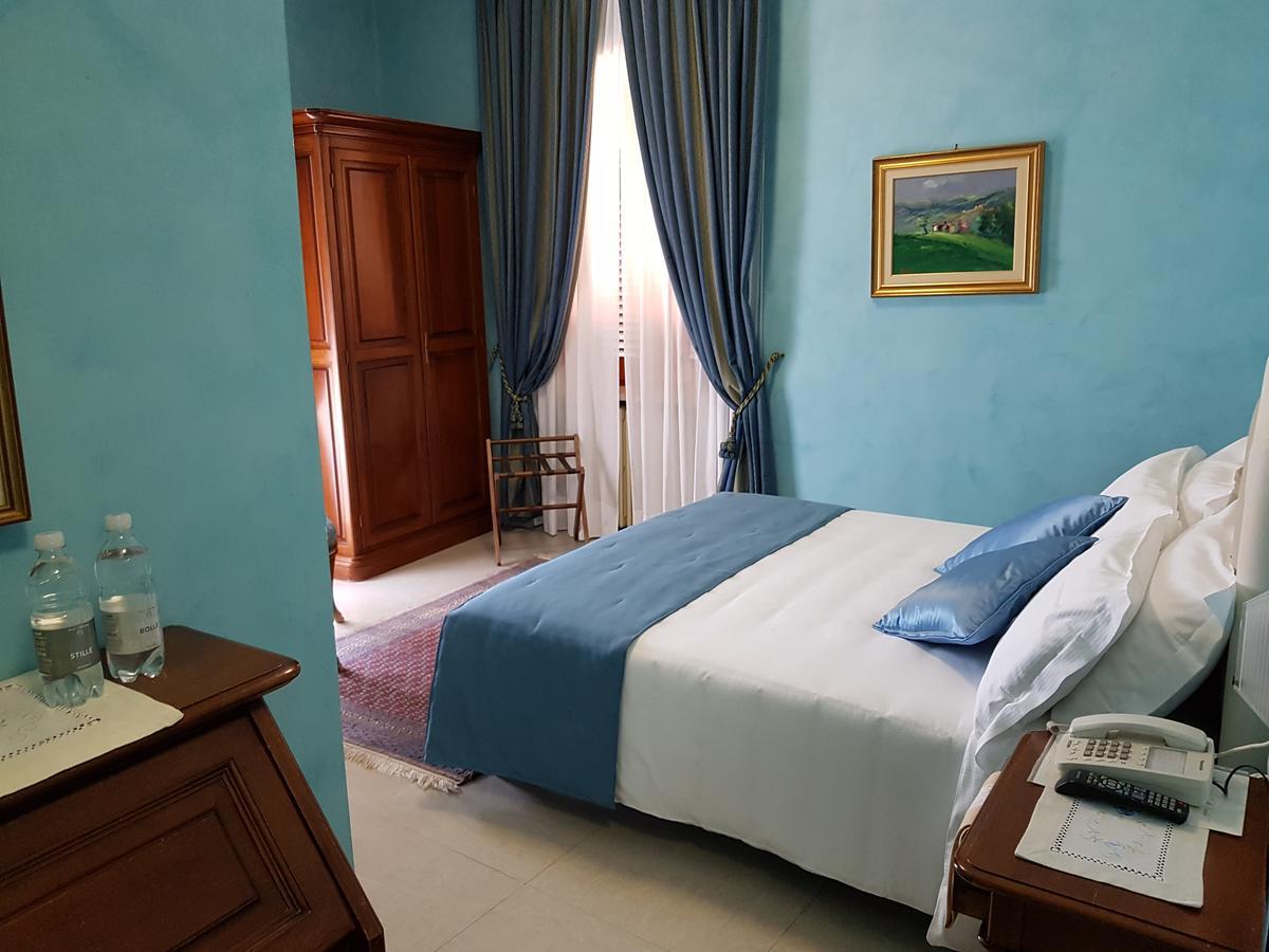 Al Castello Hotel Cuneo Esterno foto