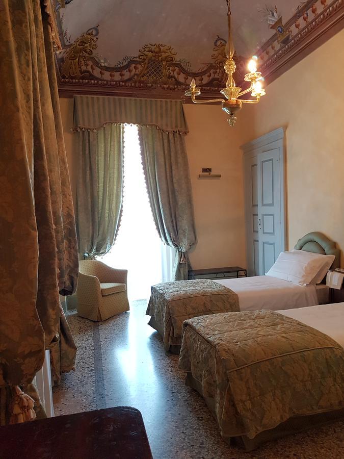 Al Castello Hotel Cuneo Esterno foto
