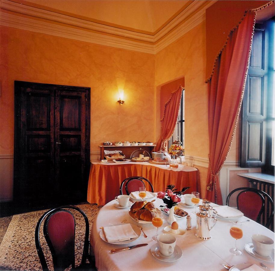 Al Castello Hotel Cuneo Esterno foto